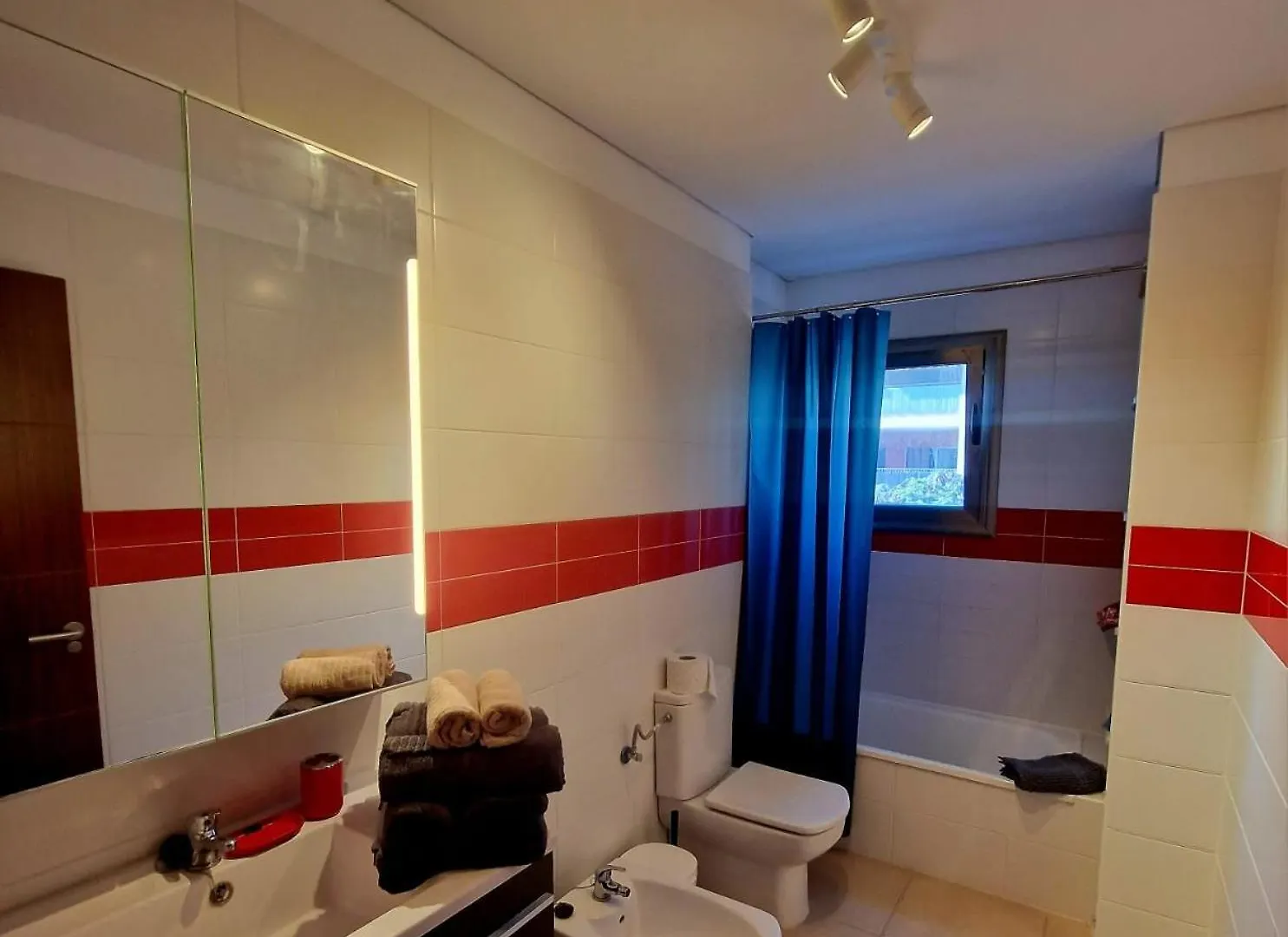 شقة Alcala Seaside Apartment, Two Rooms, Private Parking