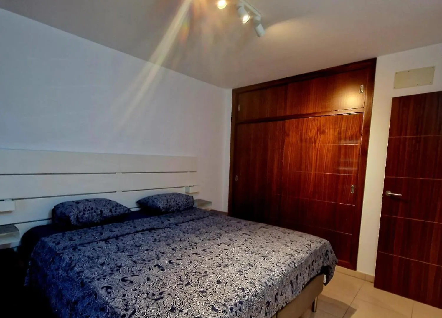 Alcala Seaside Apartment, Two Rooms, Private Parking Alcalá la Real